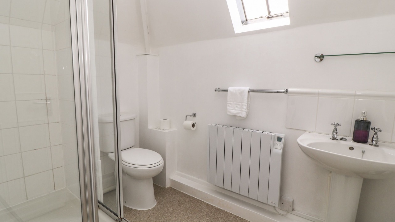 Photo of Bathroom in Shoscombe