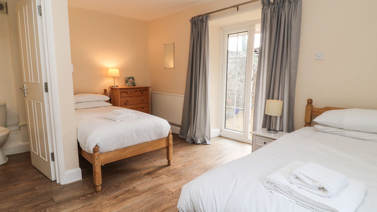 Photo of Bedroom in Shoscombe