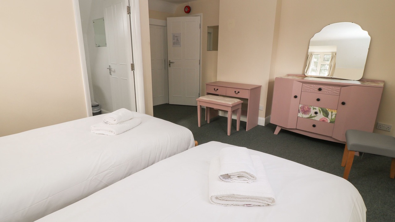 Photo of Bedroom in Shoscombe