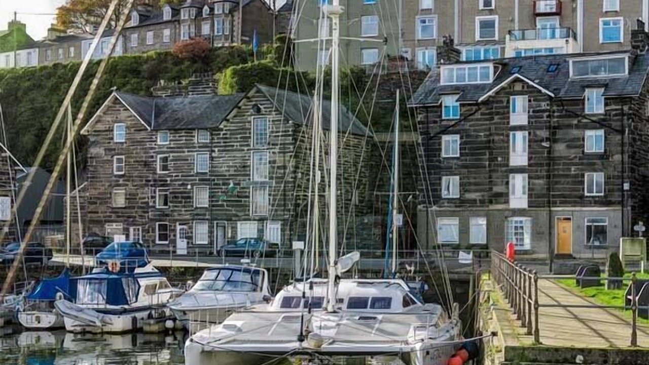 Photo of Others in Borth-y-Gest