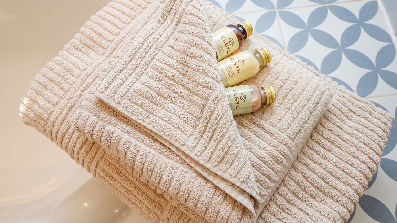 Photo of Others in Mabe