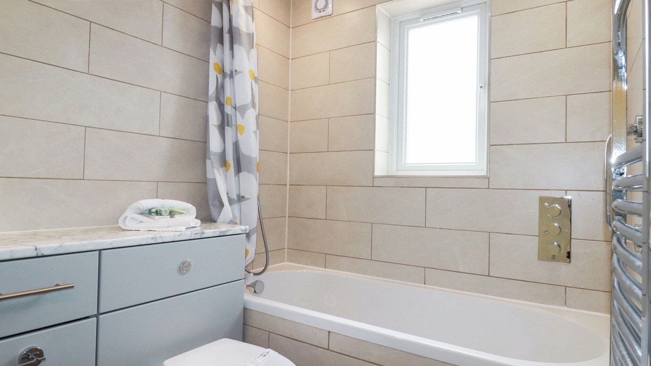 Photo of Others in Lusty Glaze