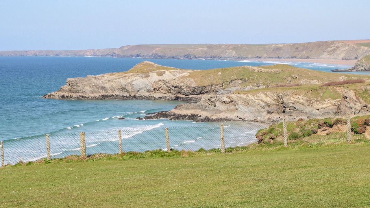 Photo of Others in Lusty Glaze