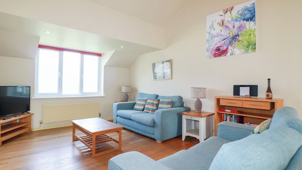 Photo of Others in Lusty Glaze