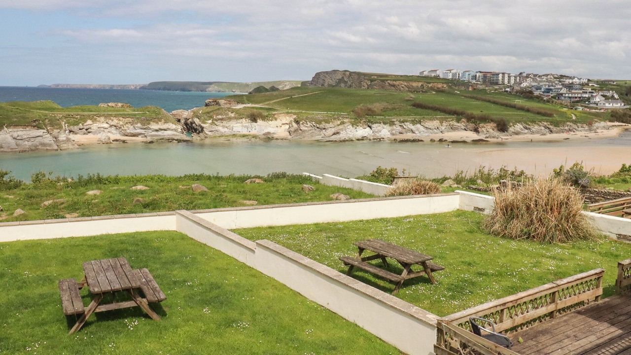 Photo of Outdoor in Lusty Glaze