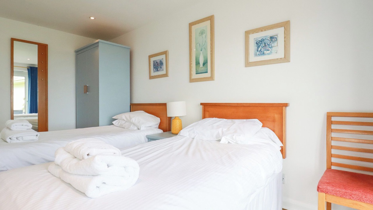 Photo of Others in Lusty Glaze