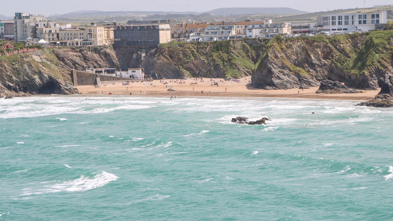 Photo of Others in Lusty Glaze