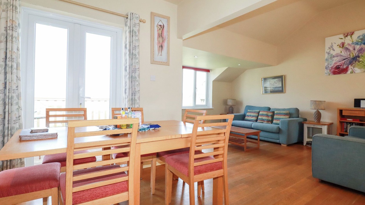 Photo of Others in Lusty Glaze