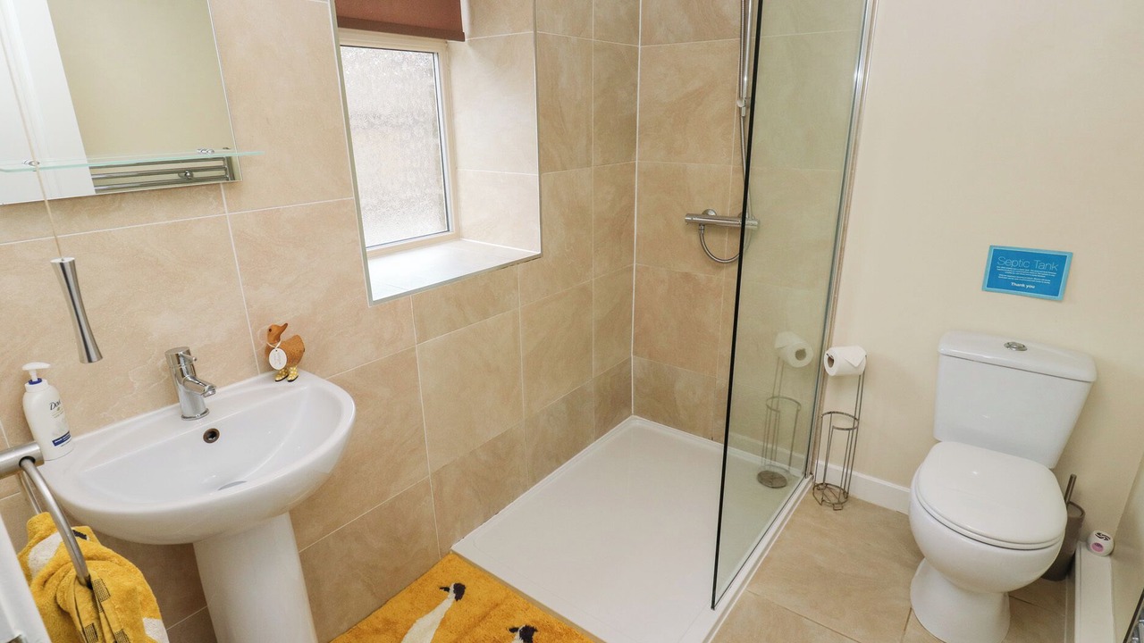 Photo of Bathroom in Millhouse Green