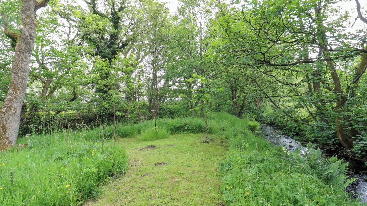 Photo of Others in Millhouse Green