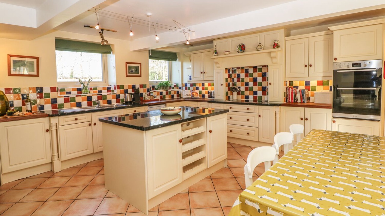 Photo of Kitchen in Millhouse Green