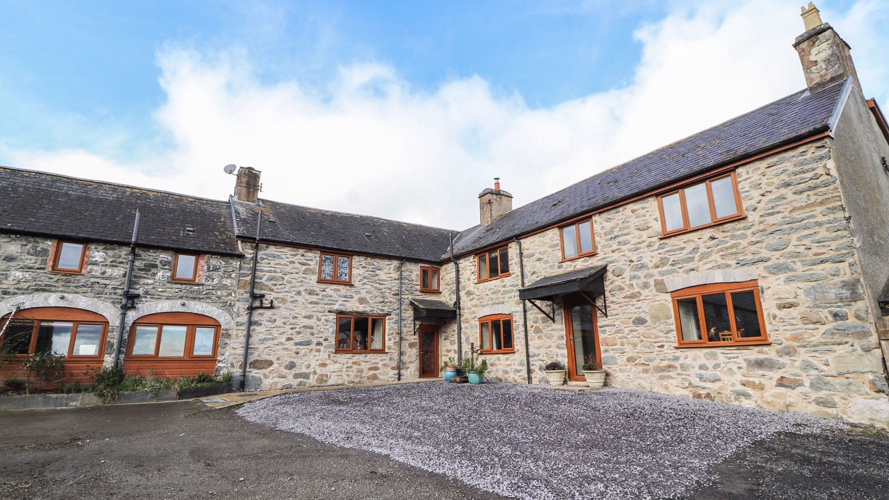 Photo of Others in Ruthin