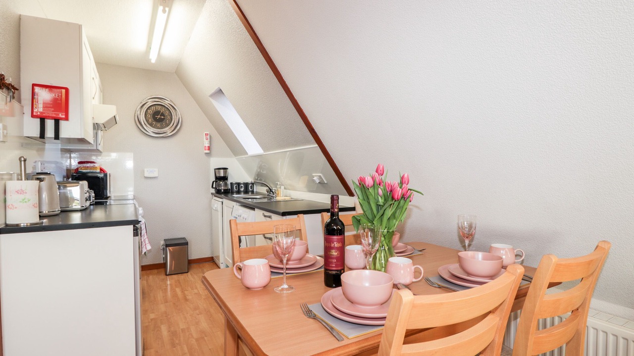 Photo of Others in Heights of Achterneed