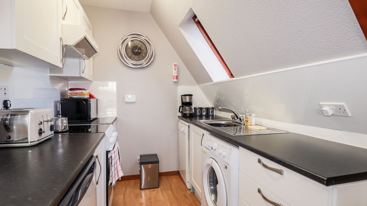 Photo of Others in Heights of Achterneed