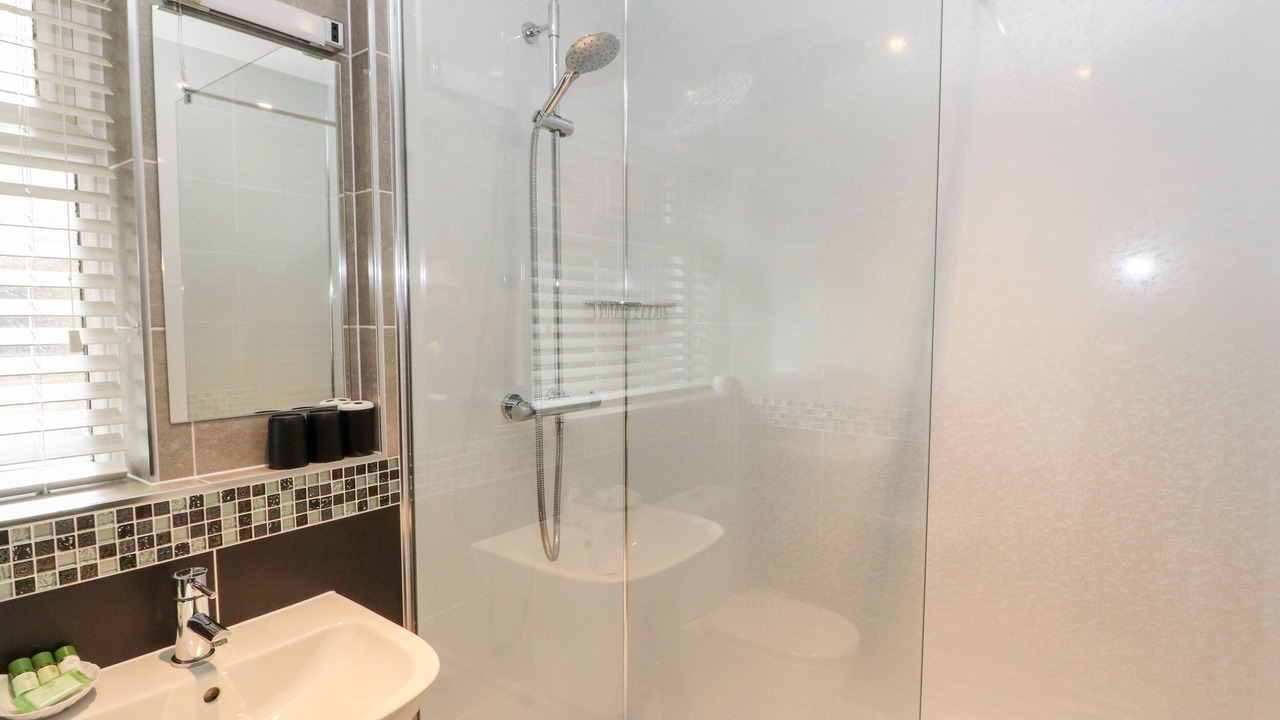 Photo of Bathroom in Pooley Bridge