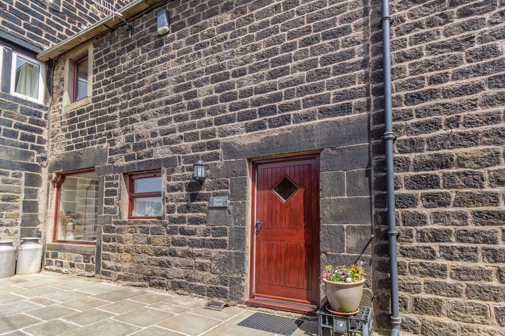 Photo of Outdoor in Diggle