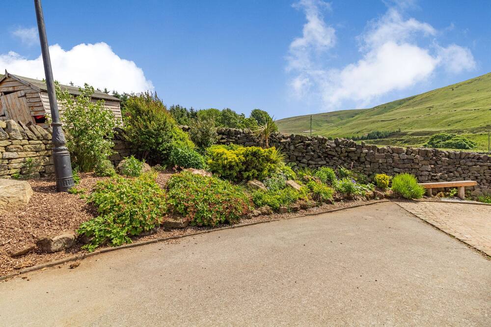 Photo of Others in Diggle