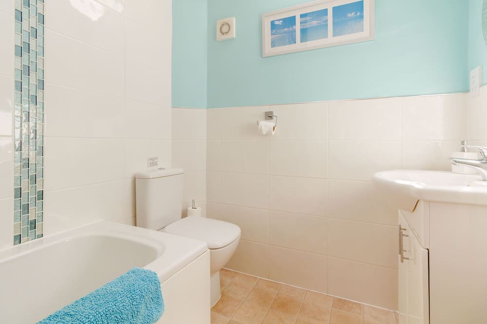 Photo of Bathroom in Diggle