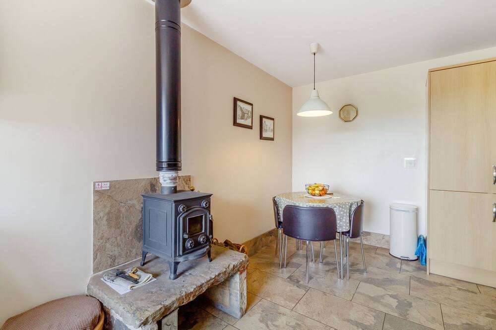 Photo of Others in Diggle