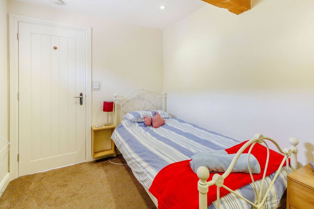 Photo of Others in Diggle