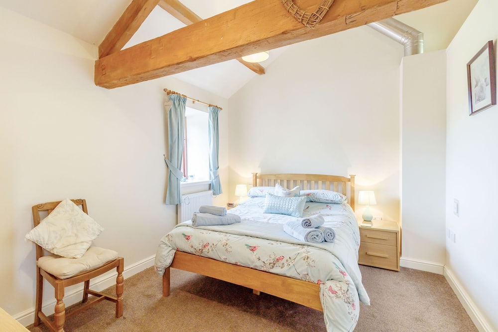 Photo of Others in Diggle