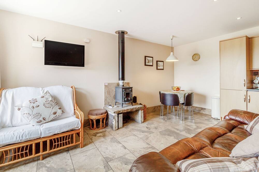 Photo of Others in Diggle