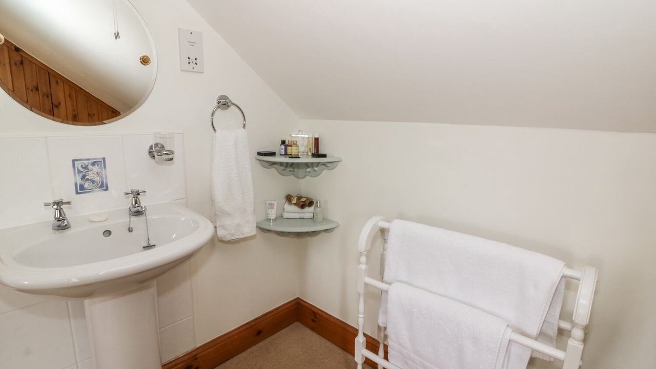 Photo of Bathroom in Lampeter