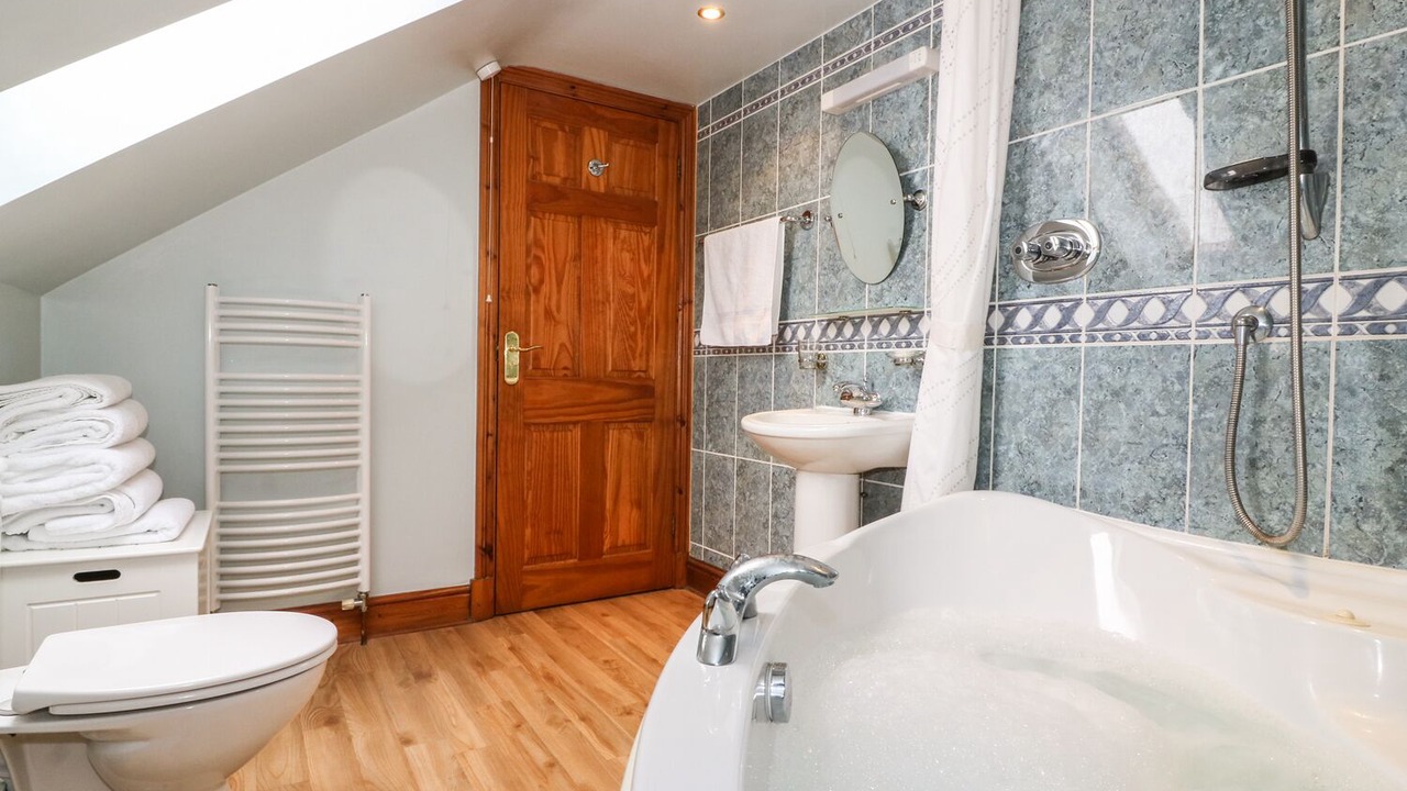 Photo of Bathroom in Lampeter