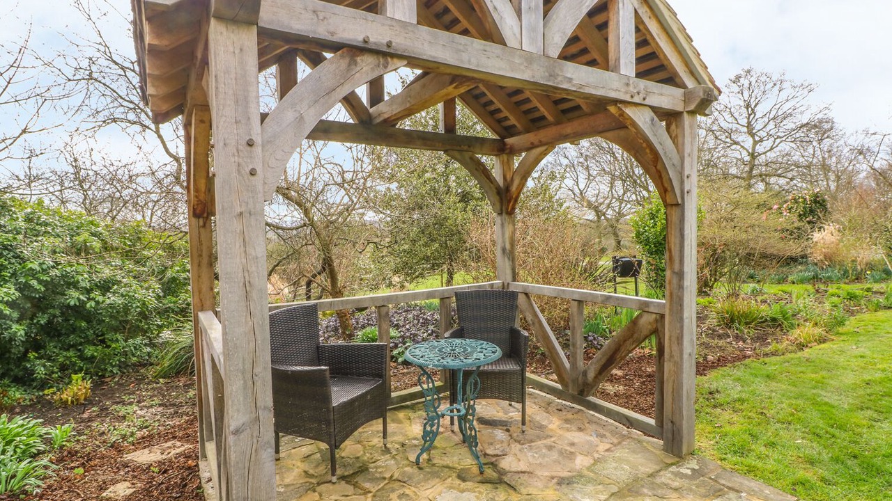 Photo of Patio Balcony in Chiddingstone Hoath