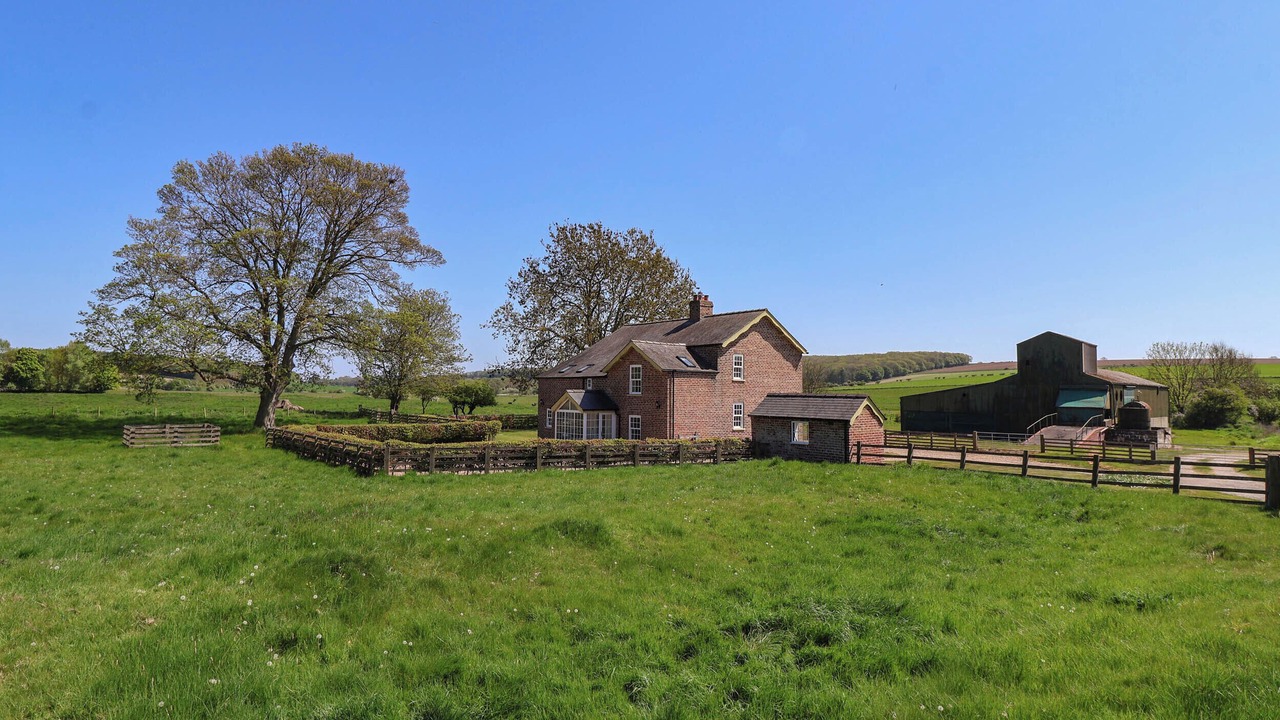 Photo of Outdoor in Buckton