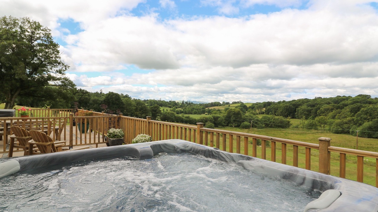 Photo of Outdoor in Disserth and Trecoed