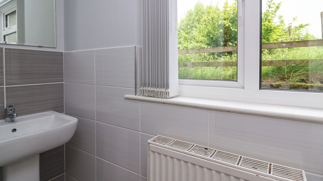 Photo of Bathroom in Lampeter