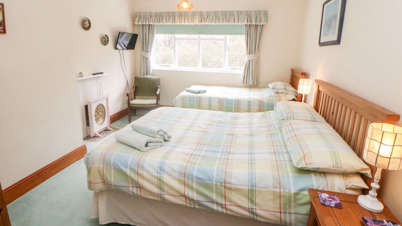 Photo of Others in Carlton in Lindrick