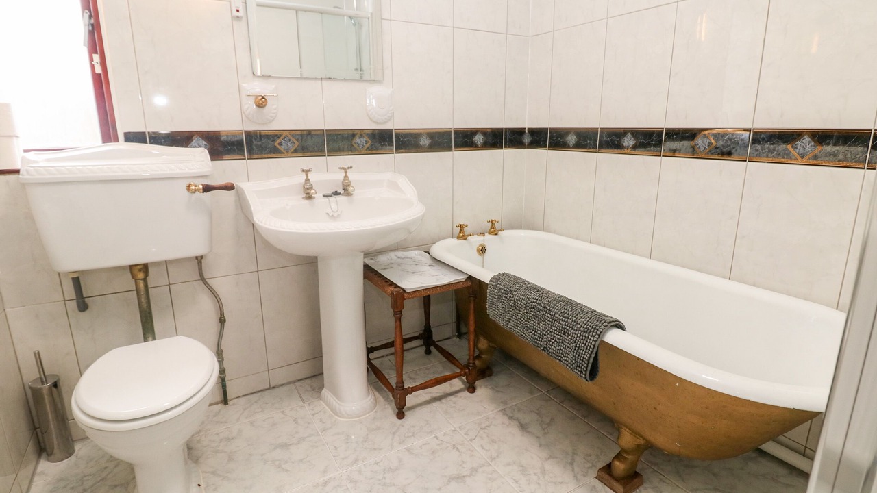 Photo of Bathroom in Carlton in Lindrick