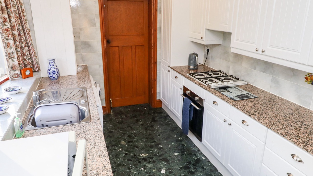 Photo of Kitchen in Carlton in Lindrick