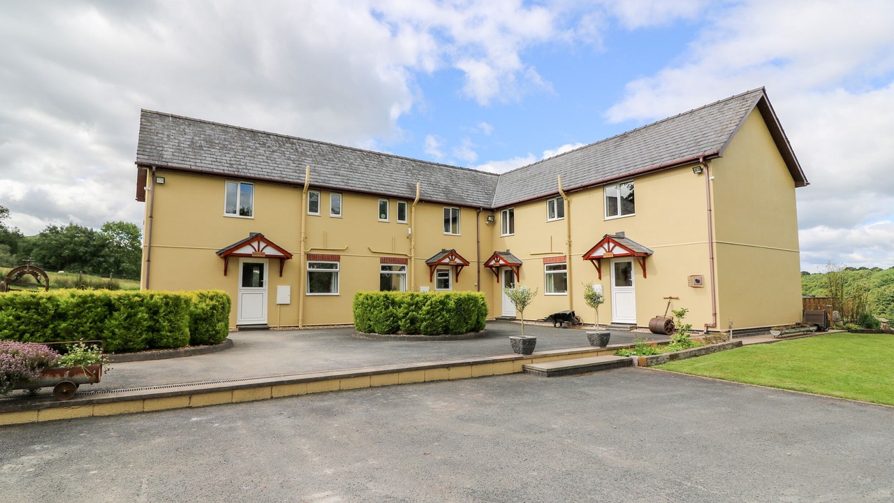 Photo of Outdoor in Disserth and Trecoed