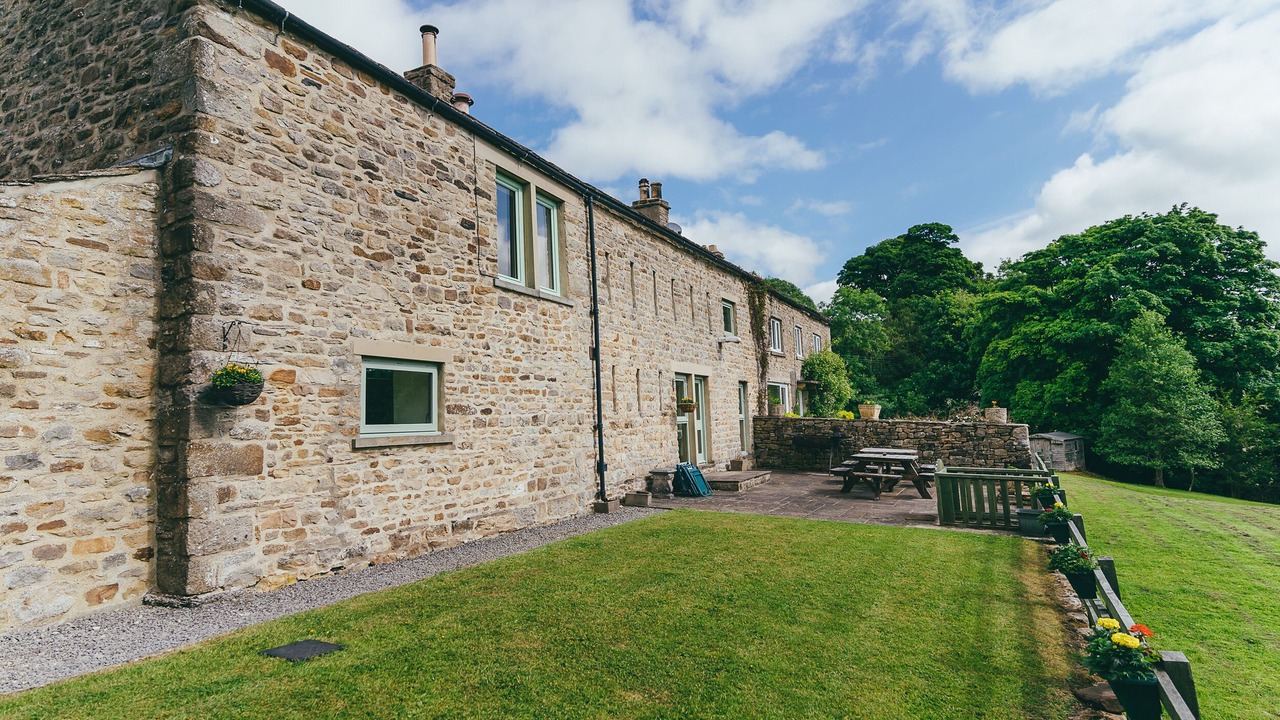 Photo of Others in Horsehouse