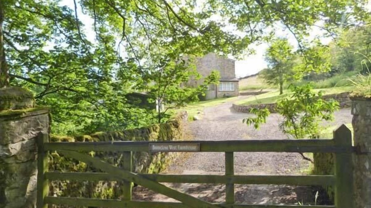 Photo of Others in Horsehouse