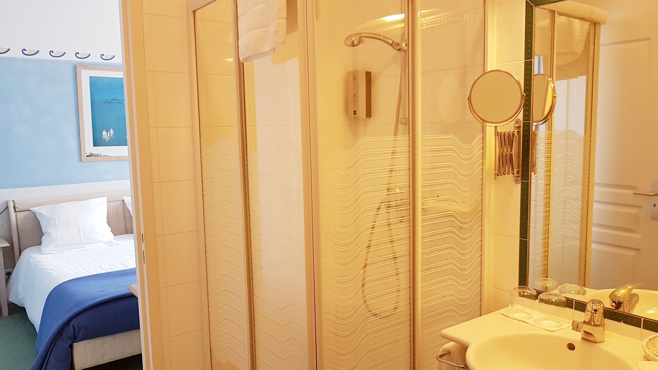 Photo of Bathroom in Crozon