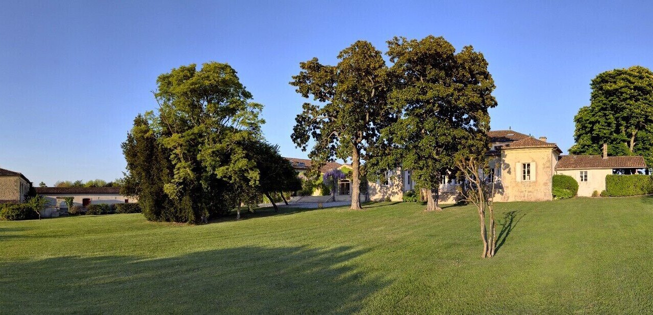 Photo of Outdoor in Saint-Estephe