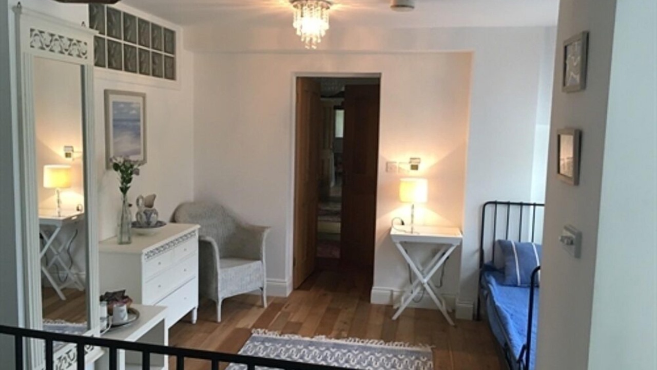 Photo of Bedroom in Alweston
