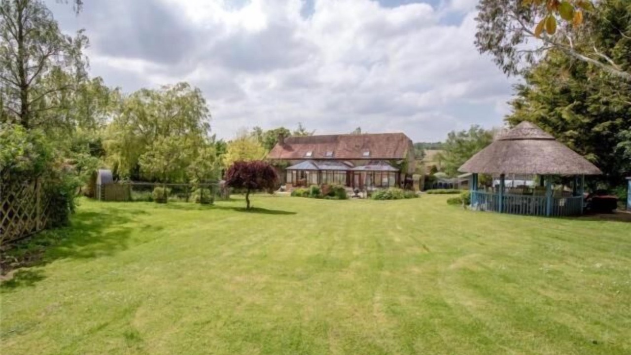 Photo of Outdoor in Alweston