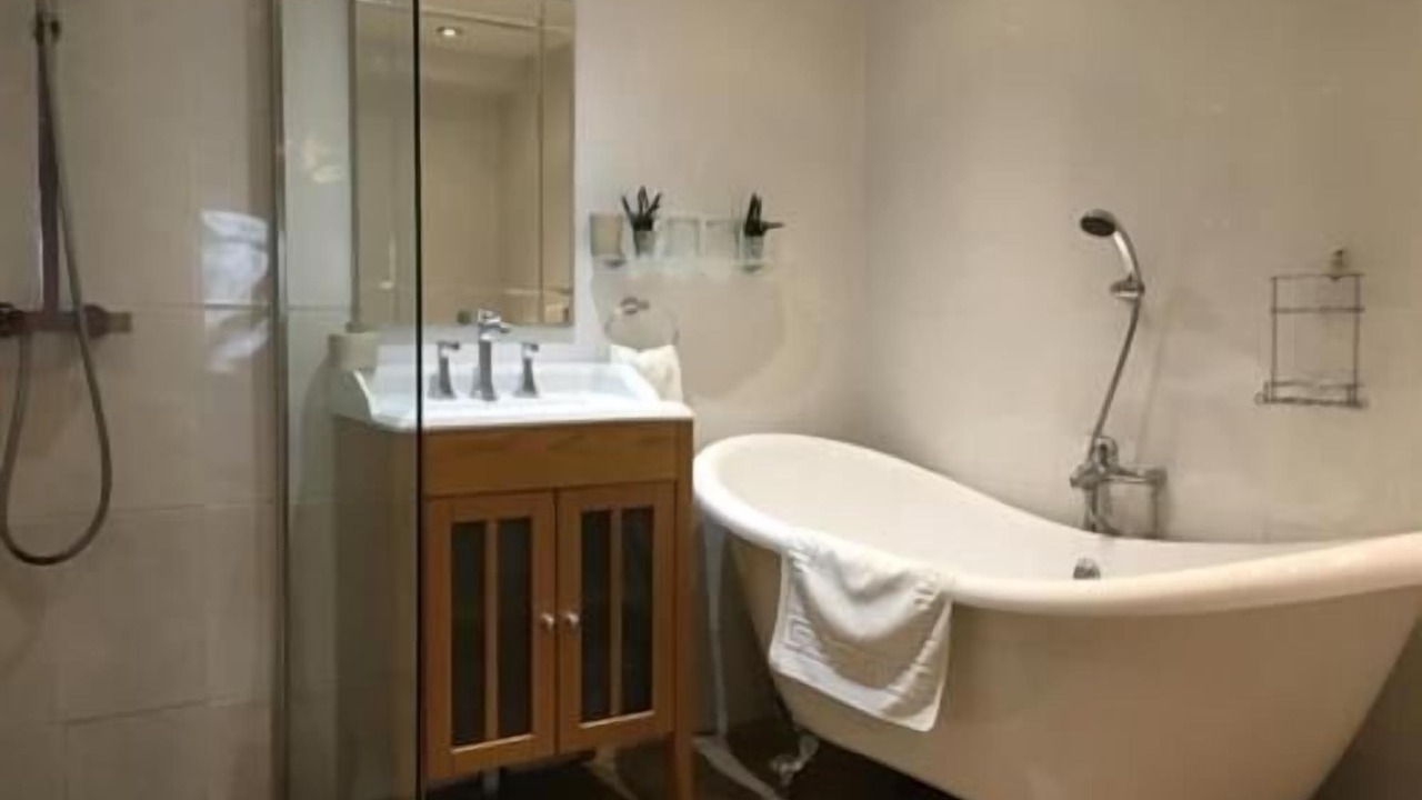 Photo of Others in Alweston