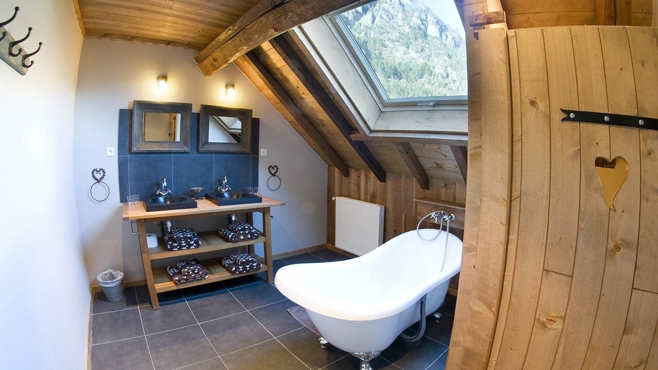 Photo of Bathroom in Le Bourg-d'Oisans