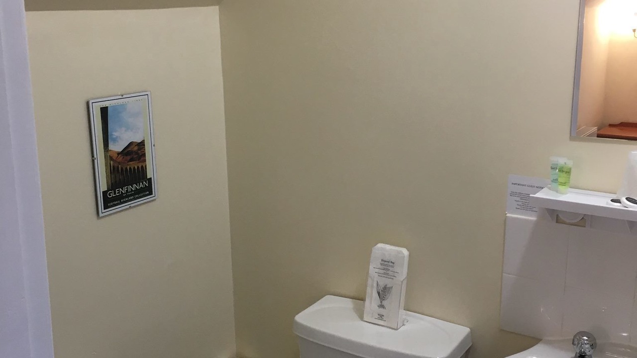 Photo of Bathroom in Salen