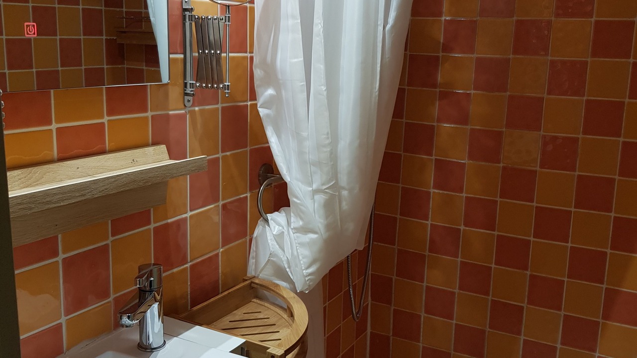 Photo of Bathroom in Roscanvel