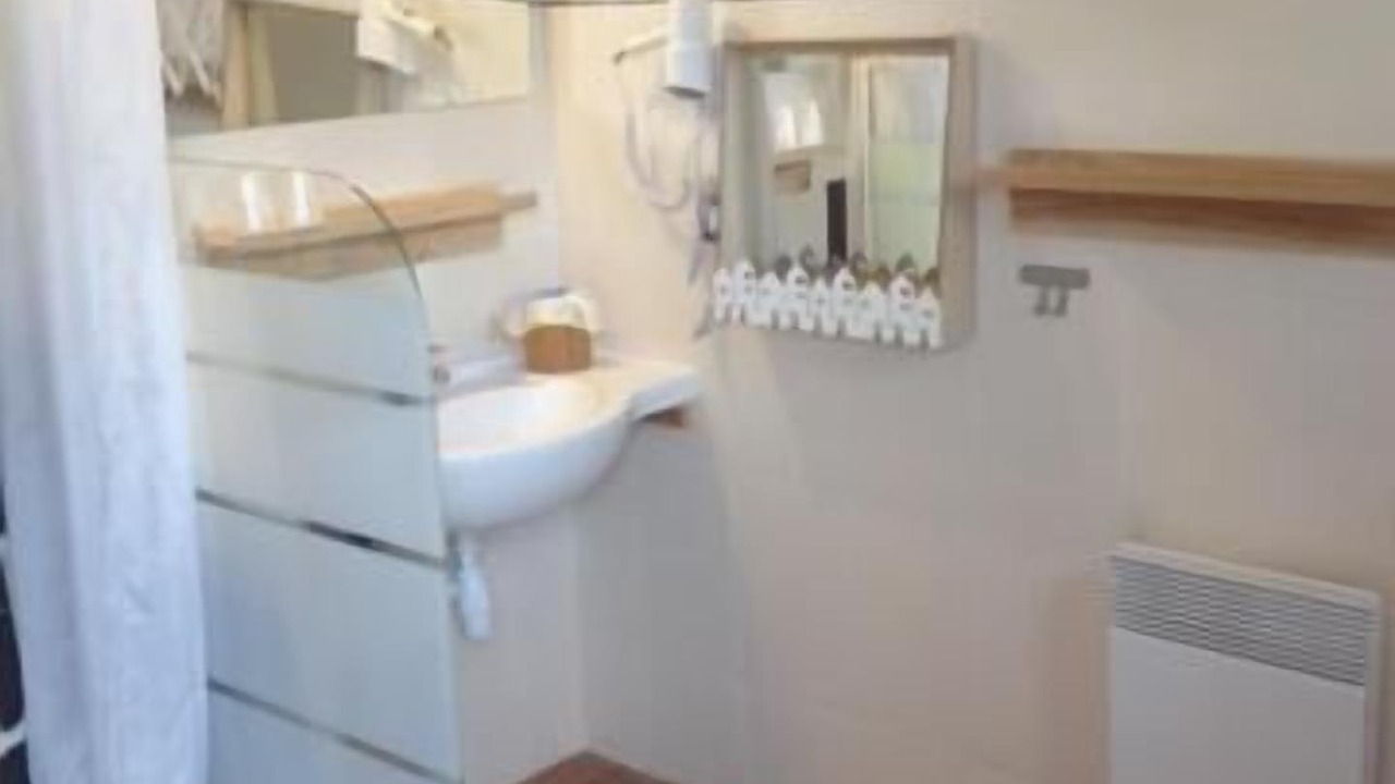 Photo of Bathroom in Roscanvel