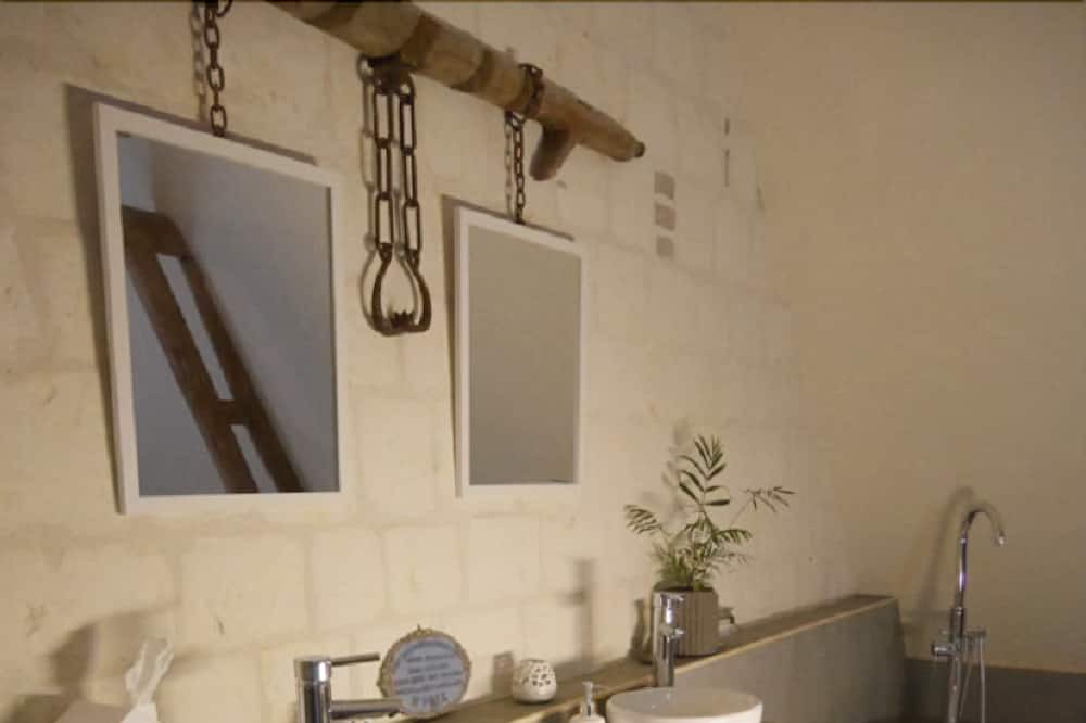 Photo of Bathroom in Agnez-les-Duisans