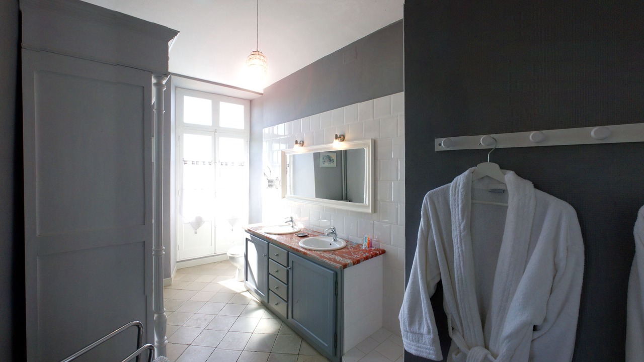 Photo of Bathroom in Montolieu