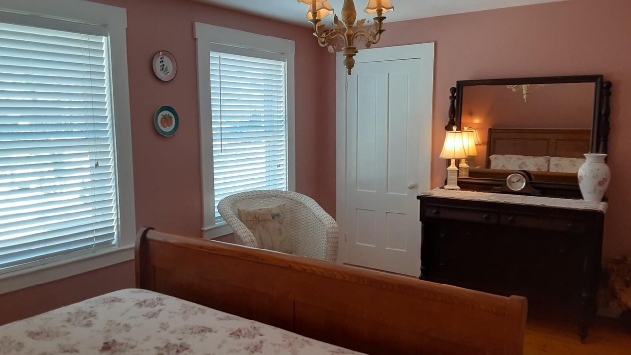 Photo of Bedroom in York Beach